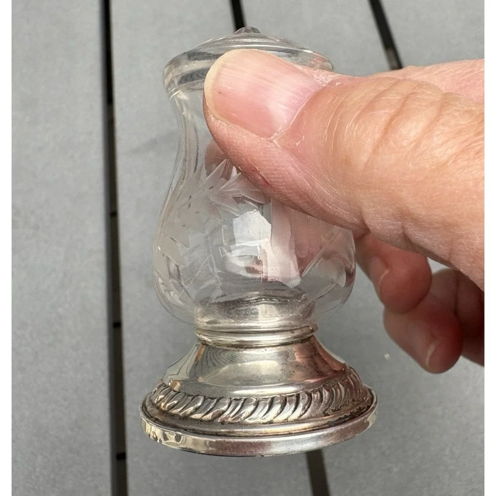 Vintage salt shakers Quaker Silver Co weighted sterling hurricane etched glass